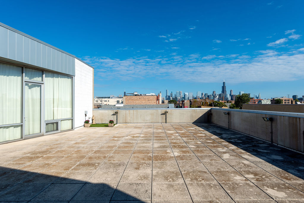 2054 West Grand Avenue Chicago IL 60612