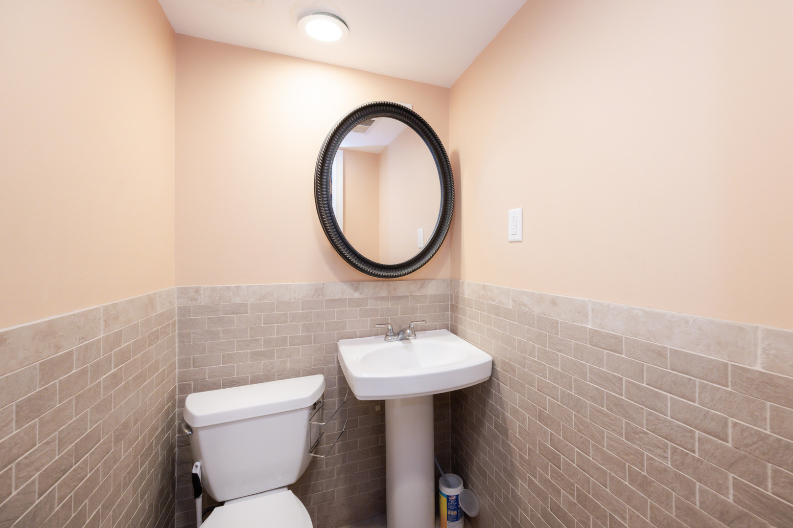 2815 North Kimball Avenue Chicago IL 60618