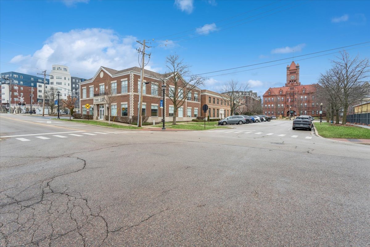 Confidential Main Street Wheaton IL 60187