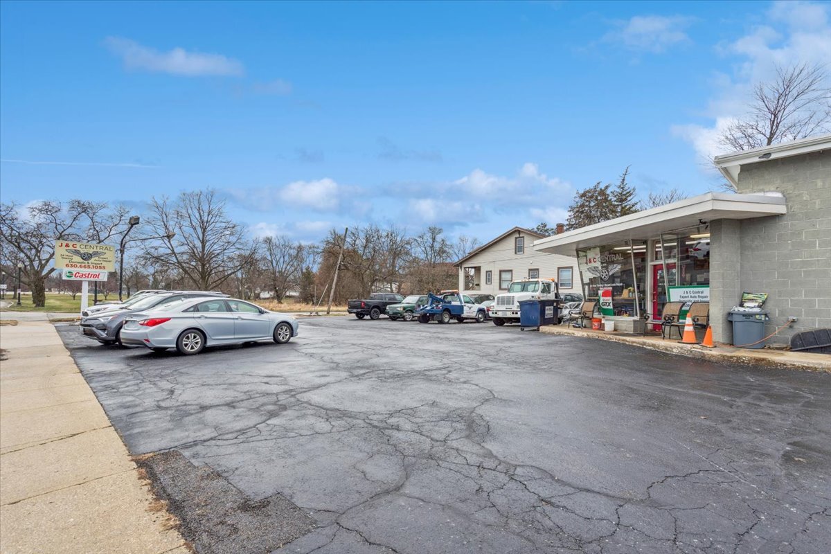 Confidential Main Street Wheaton IL 60187