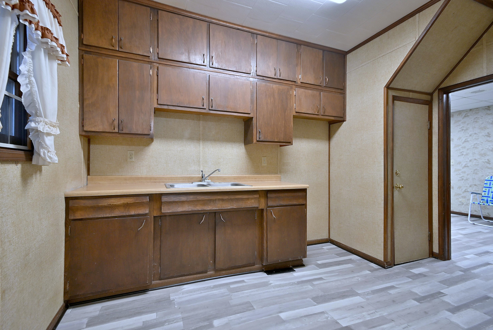 442 North Lake Street N Aurora IL 60506