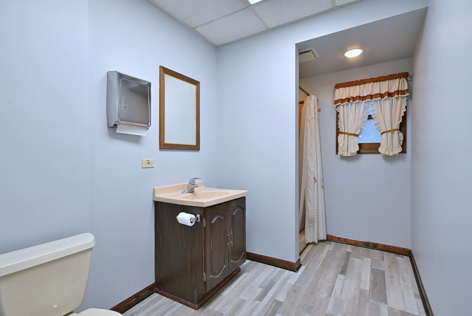 442 North Lake Street N Aurora IL 60506