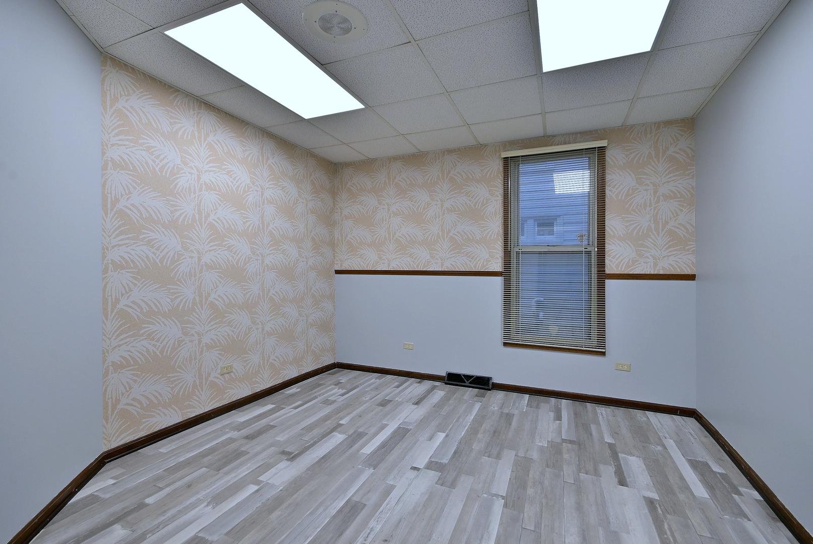 442 North Lake Street N Aurora IL 60506