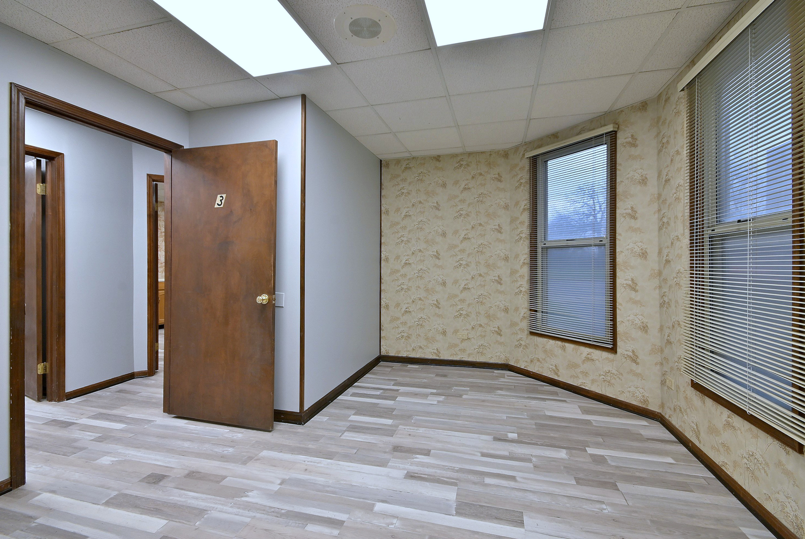 442 North Lake Street N Aurora IL 60506