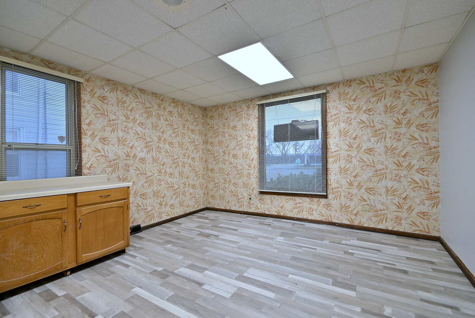 442 North Lake Street N Aurora IL 60506