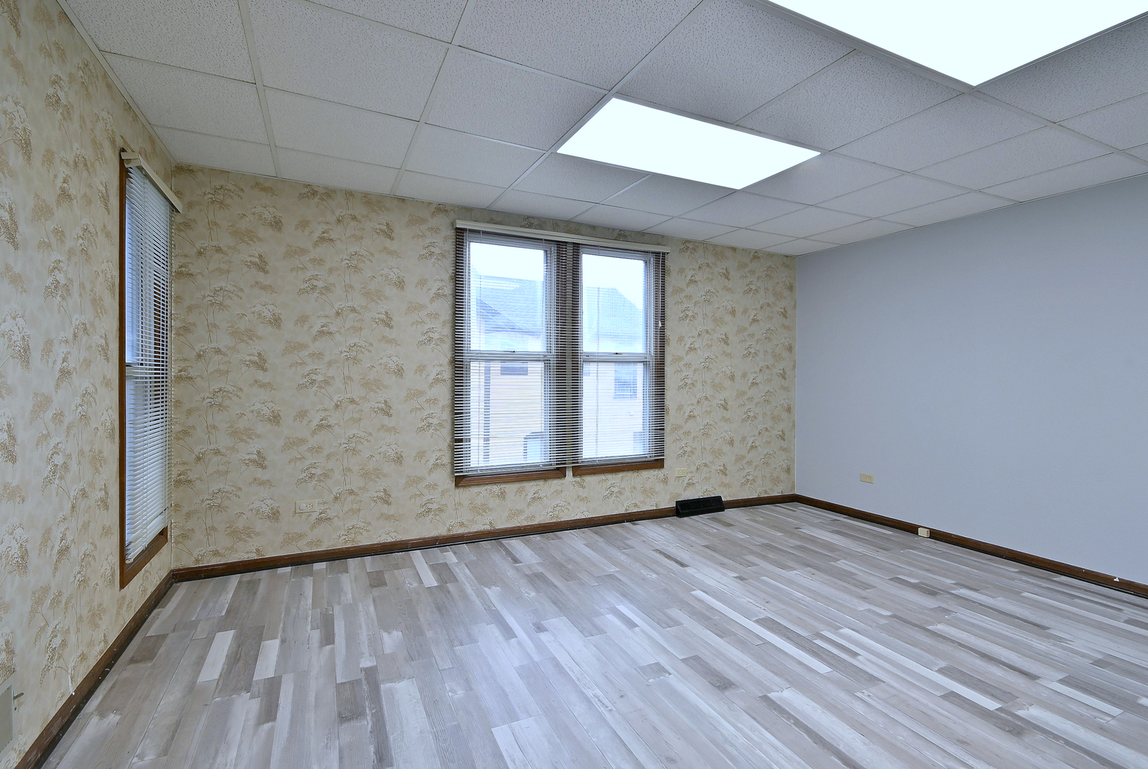 442 North Lake Street N Aurora IL 60506