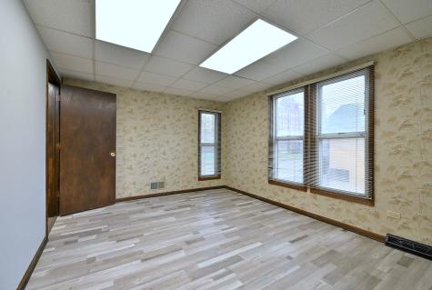 442 North Lake Street N Aurora IL 60506
