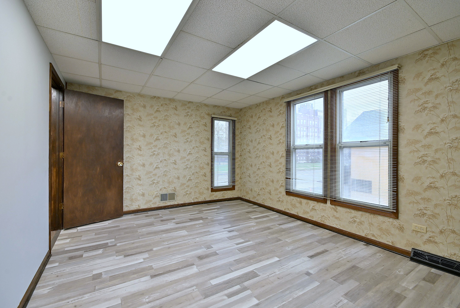 442 North Lake Street N Aurora IL 60506