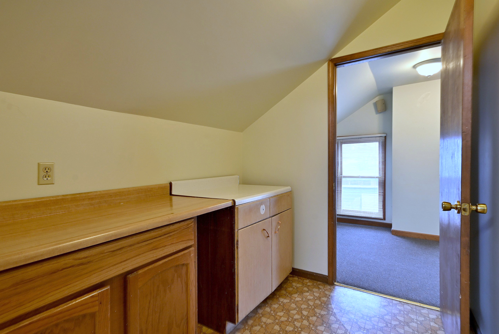 442 North Lake Street N Aurora IL 60506
