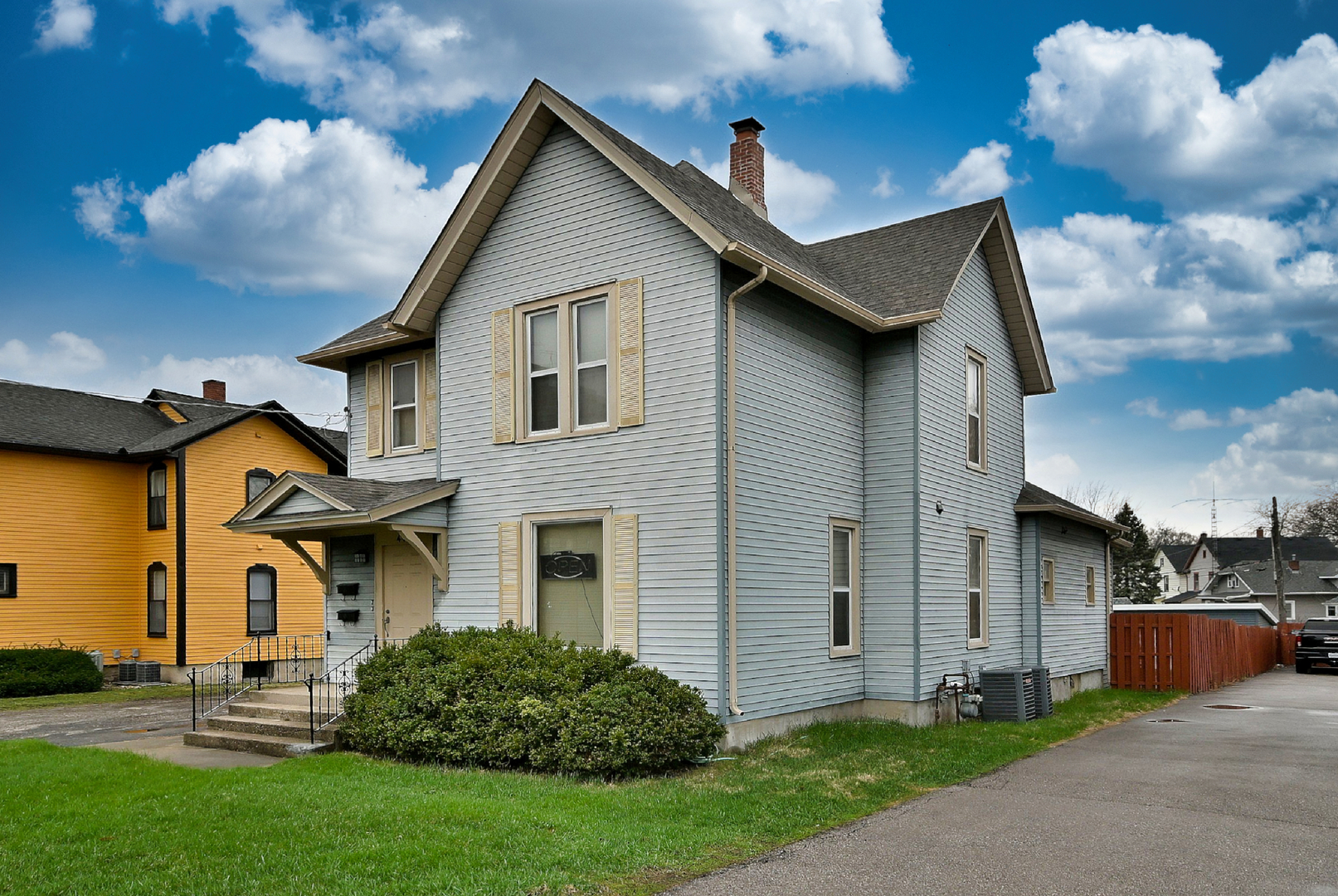 442 North Lake Street N Aurora IL 60506