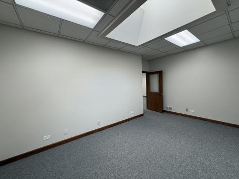 28085 North Ashley Circle Libertyville IL 60048