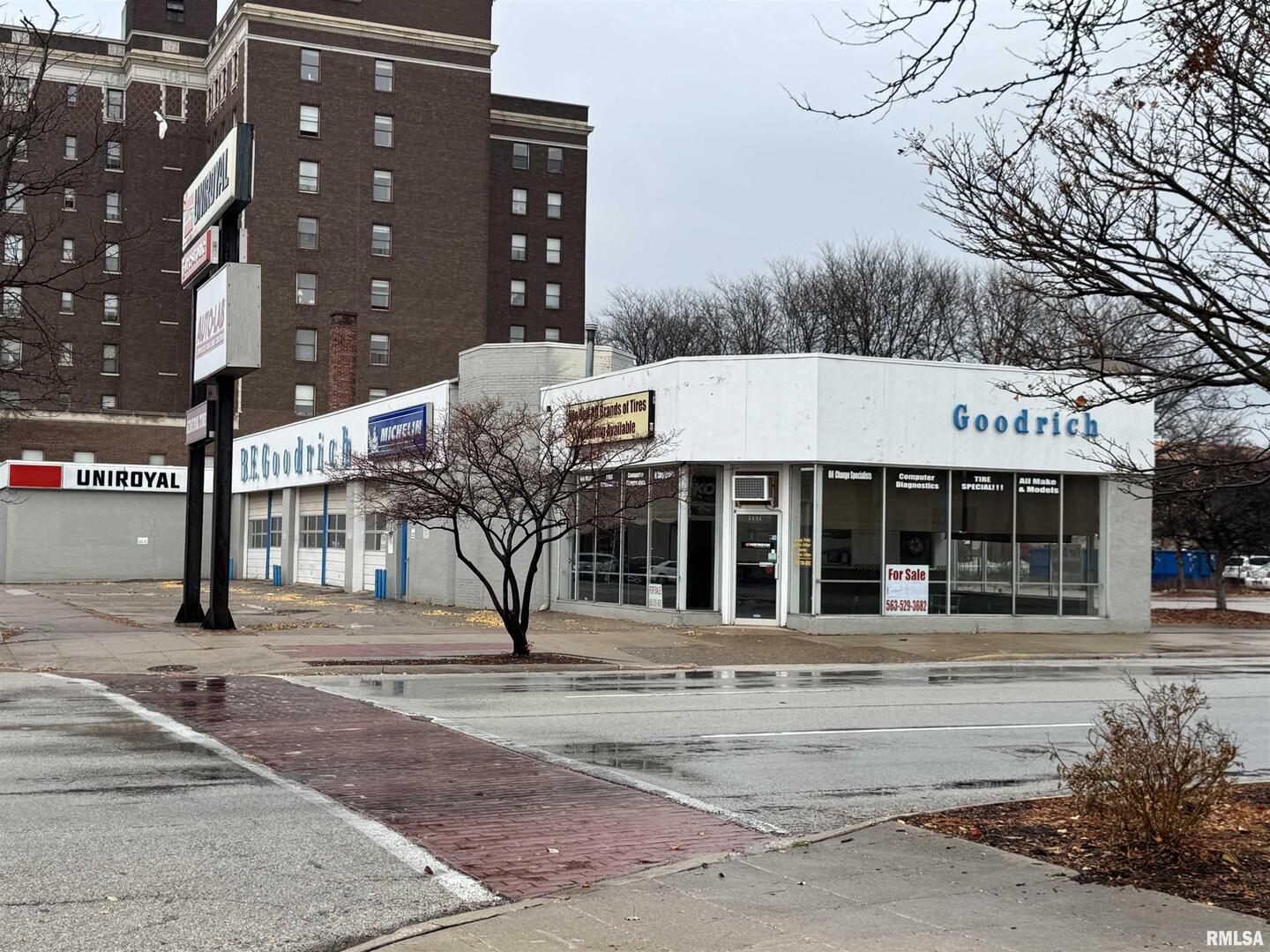 1901 4TH Avenue Rock Island IL 61201