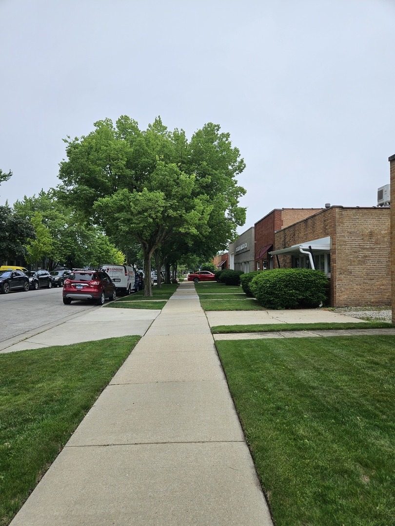 8107 Ridgeway Avenue N Skokie IL 60076
