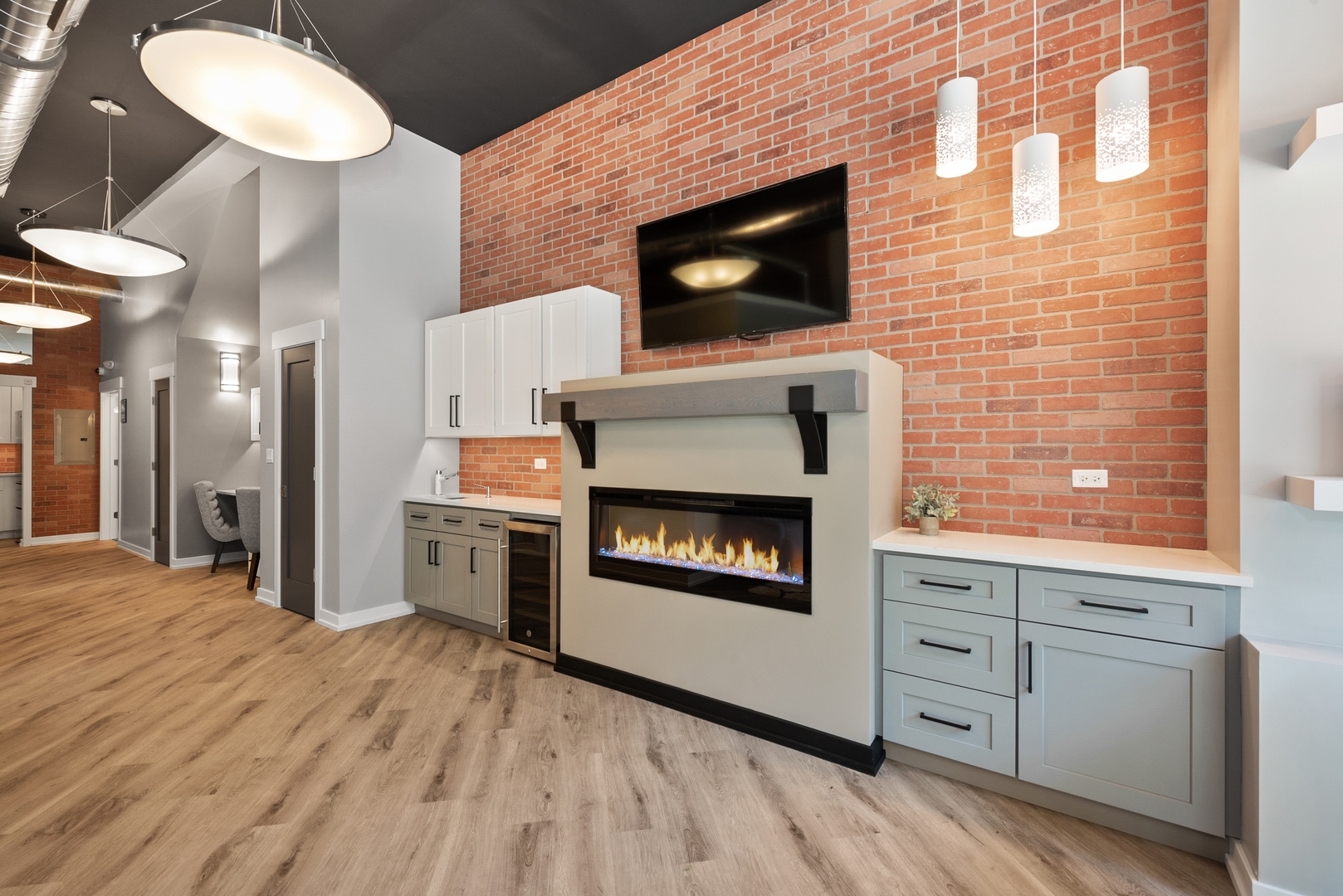 2136 West Belmont Avenue Chicago IL 60618
