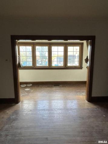 1611 7TH Street Moline IL 61264