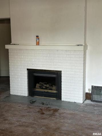 1611 7TH Street Moline IL 61264