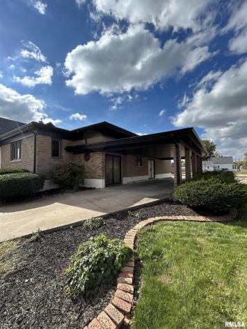 1611 7TH Street Moline IL 61264