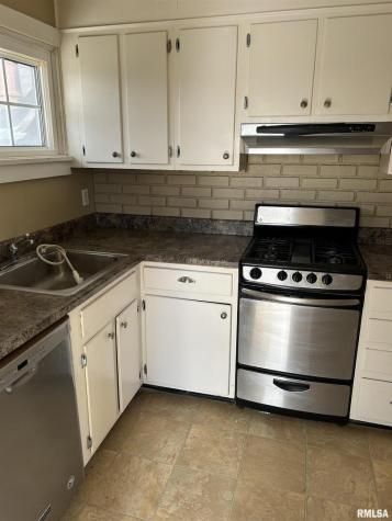1611 7TH Street Moline IL 61264
