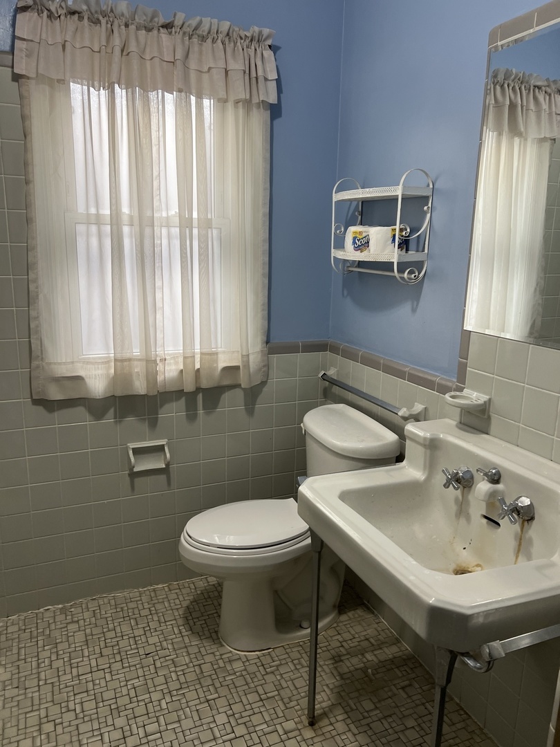4929 Oakton Street Skokie IL 60077