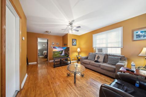 4351 North Western Avenue Chicago IL 60618