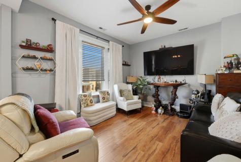 2923 West Diversey Avenue Chicago IL 60647
