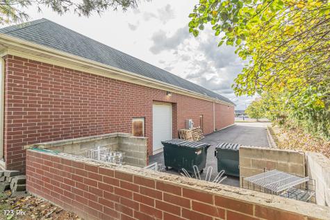 625 North Bridgeport Terrace Lindenhurst IL 60046