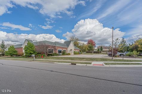625 North Bridgeport Terrace Lindenhurst IL 60046