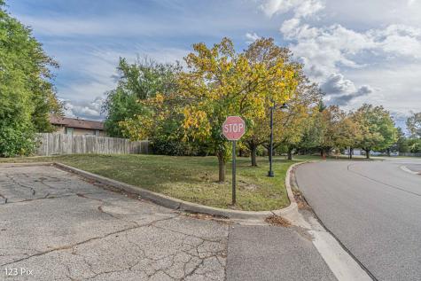 625 North Bridgeport Terrace Lindenhurst IL 60046