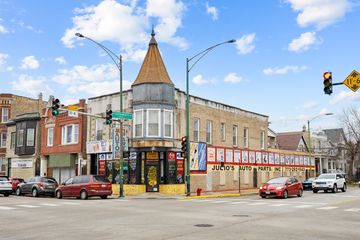 3000 West Diversey Avenue Chicago IL 60647