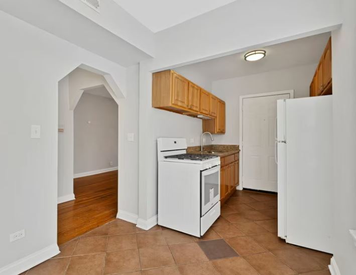 7150-52 South Cornell Avenue Chicago IL 60649