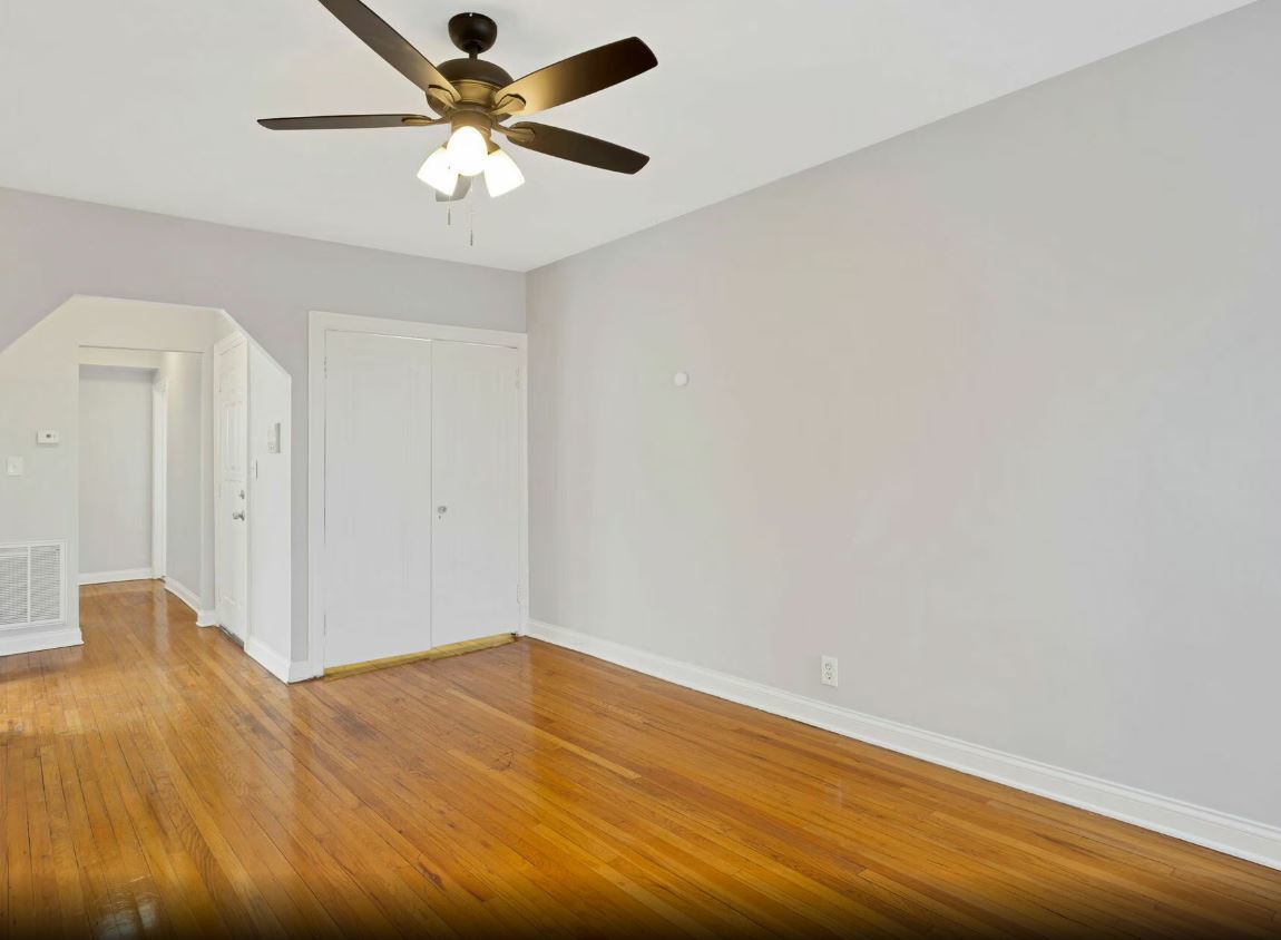 7150-52 South Cornell Avenue Chicago IL 60649