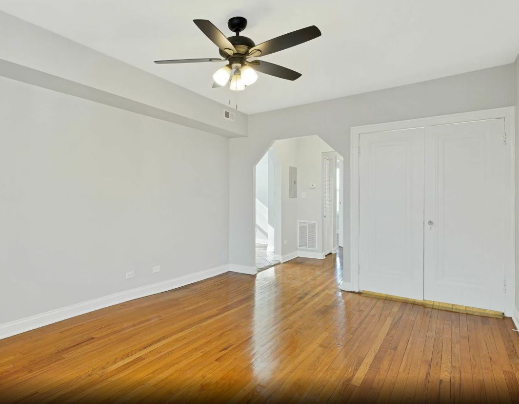 7150-52 South Cornell Avenue Chicago IL 60649