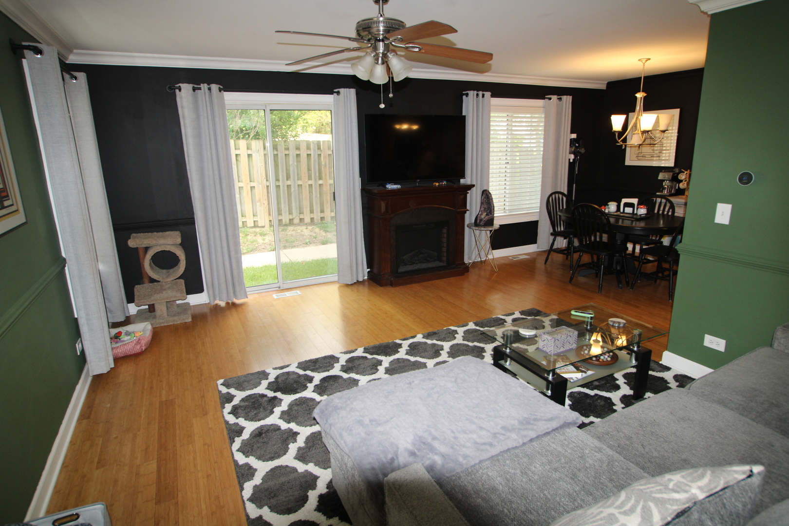 110 Village Creek Drive Lake In The Hills IL 60156