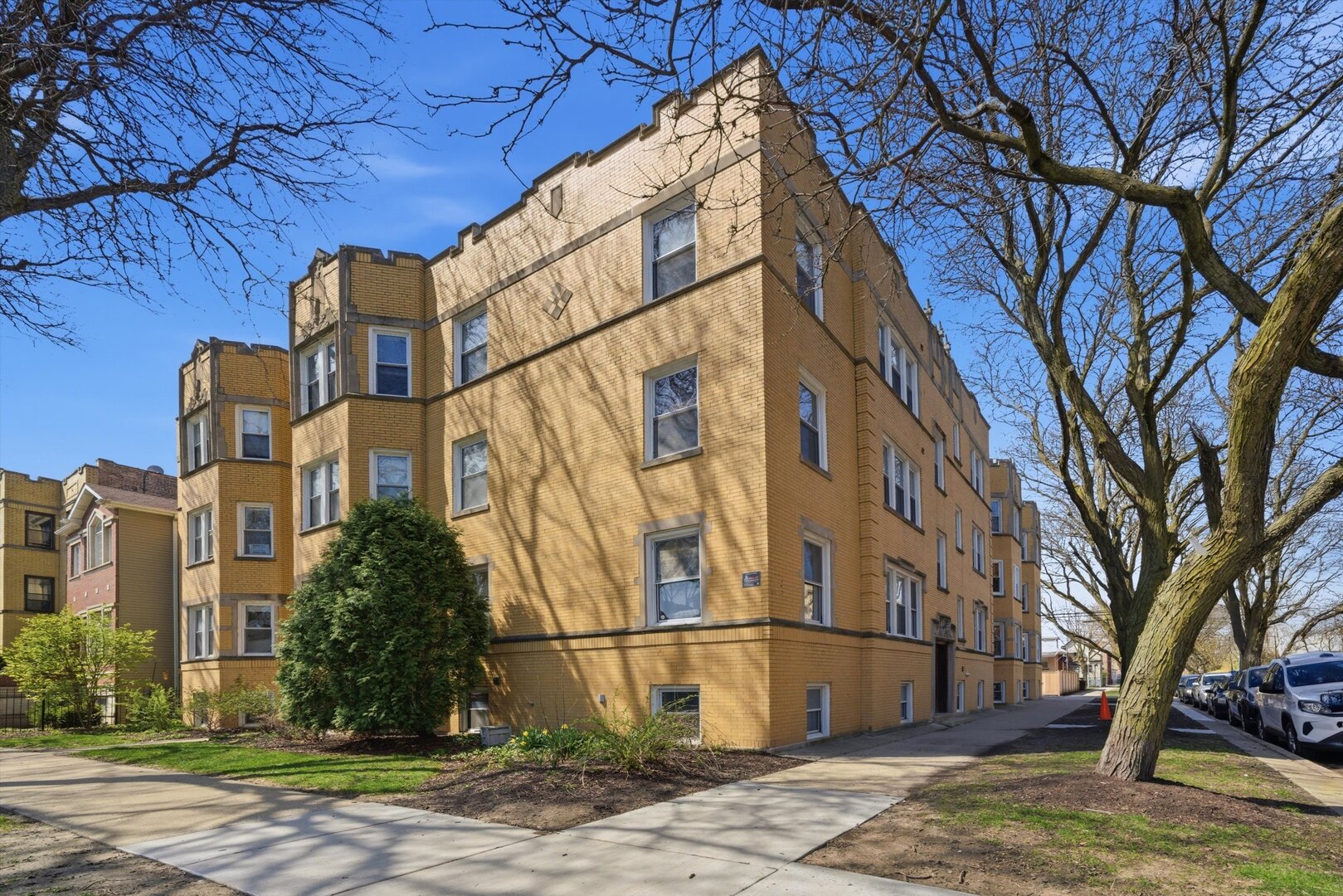2903 West Cullom Avenue Chicago IL 60618