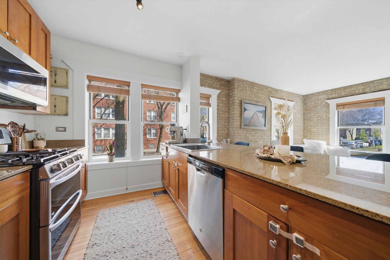 2903 West Cullom Avenue Chicago IL 60618