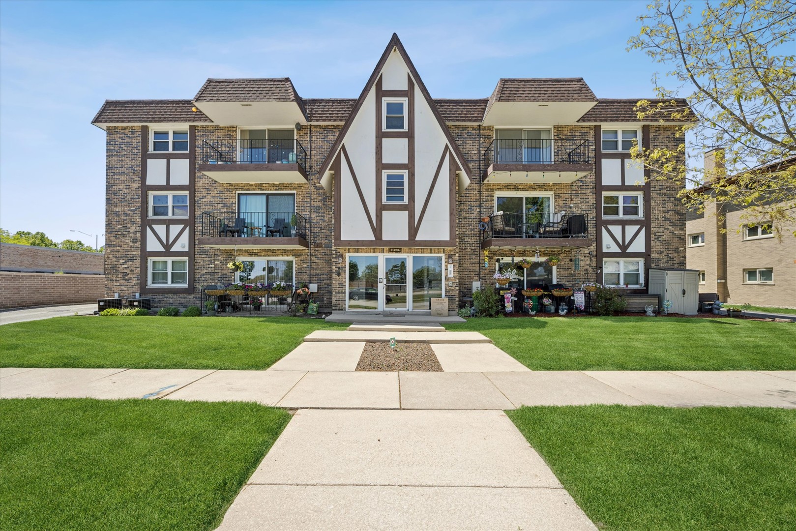 11036 South Kilpatrick Avenue Oak Lawn IL 60453