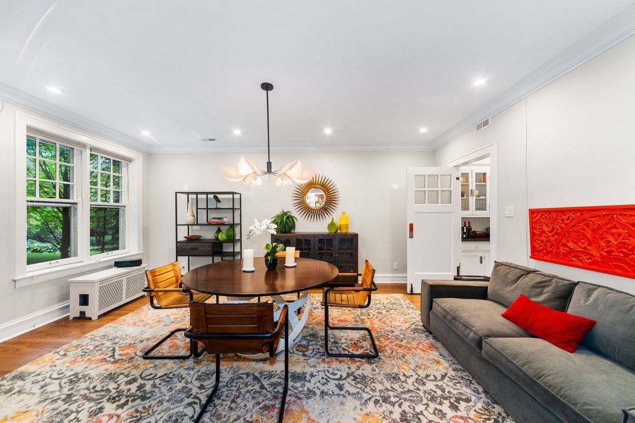 1226 East Madison Park Chicago IL 60615
