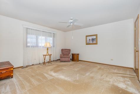 16122 Pine Drive Tinley Park IL 60477