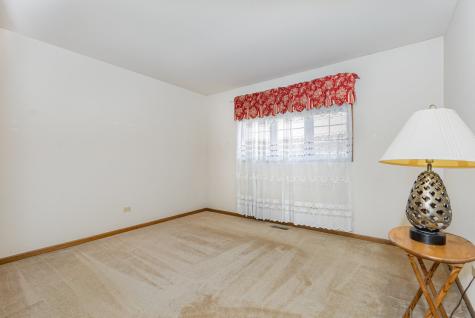 16122 Pine Drive Tinley Park IL 60477