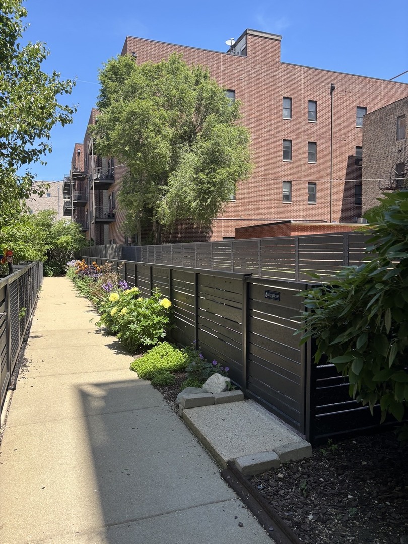 4814 North Clark Street Chicago IL 60640