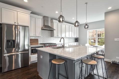 624 Parkside Court Libertyville IL 60048