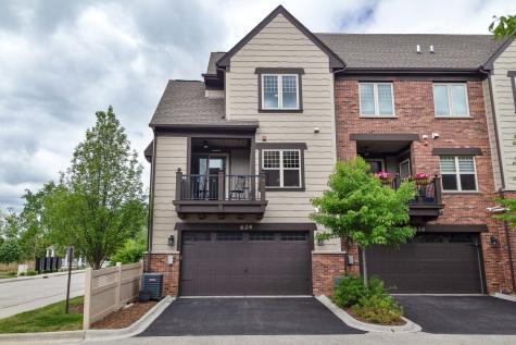 624 Parkside Court Libertyville IL 60048