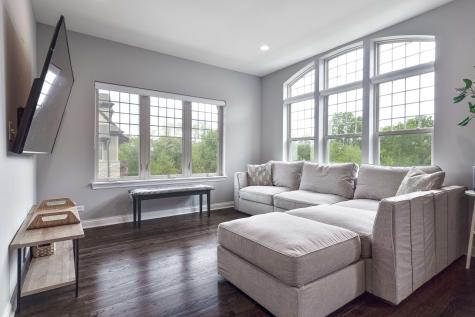 624 Parkside Court Libertyville IL 60048