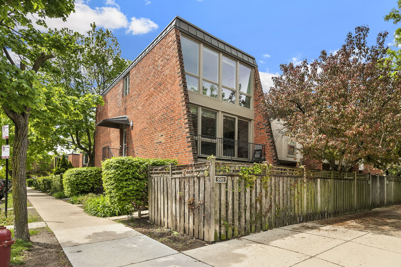 601 West Dickens Avenue Chicago IL 60614