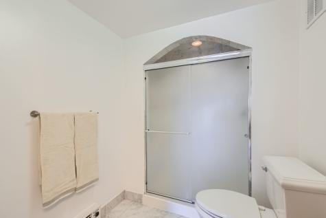 711 West Gordon Terrace Chicago IL 60613