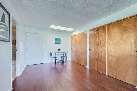 711 West Gordon Terrace Chicago IL 60613
