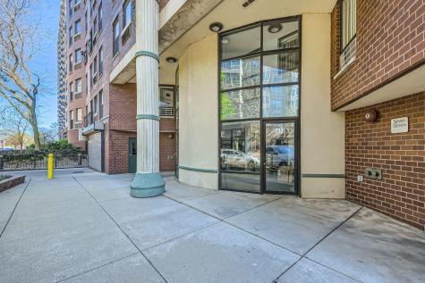 711 West Gordon Terrace Chicago IL 60613