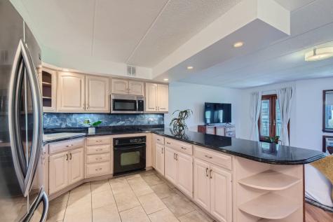 711 West Gordon Terrace Chicago IL 60613