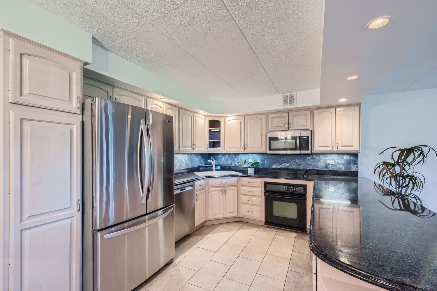 711 West Gordon Terrace Chicago IL 60613