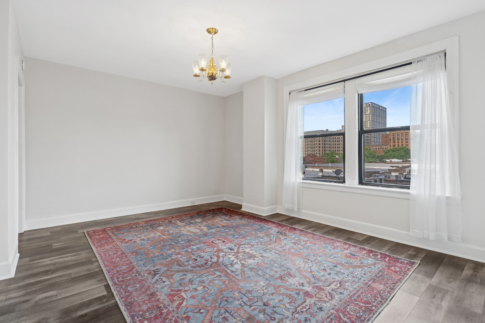 1755 East 55th Street Chicago IL 60615